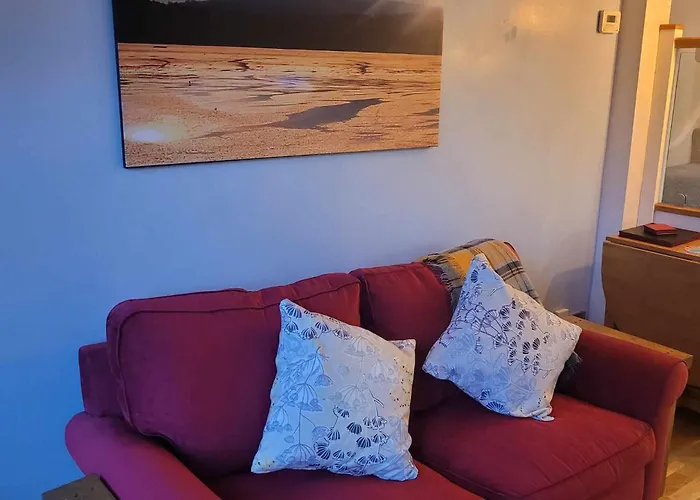 Little Haven 1 Bedroom House Sought After Area