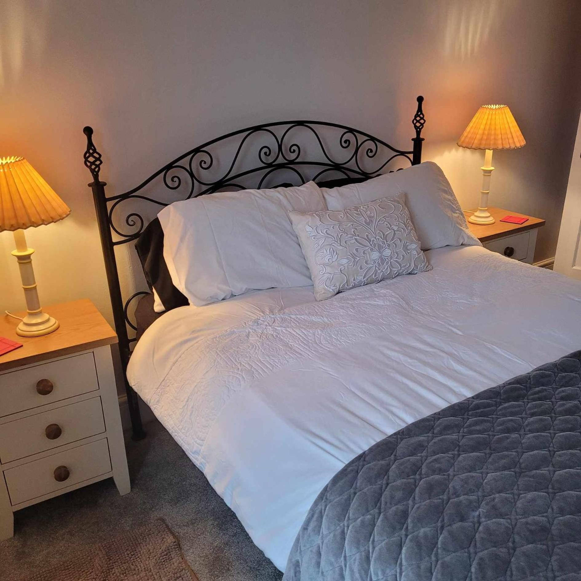 Little Haven 1 Bedroom House Sought After Area *