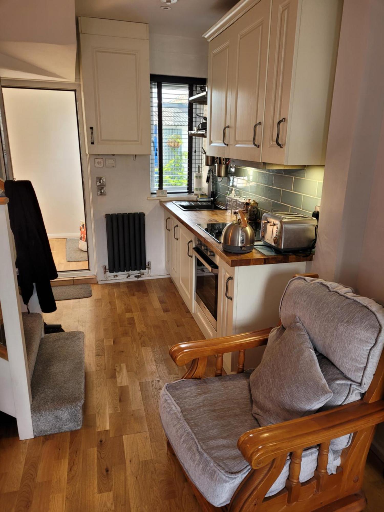 Little Haven 1 Bedroom House Sought After Area *