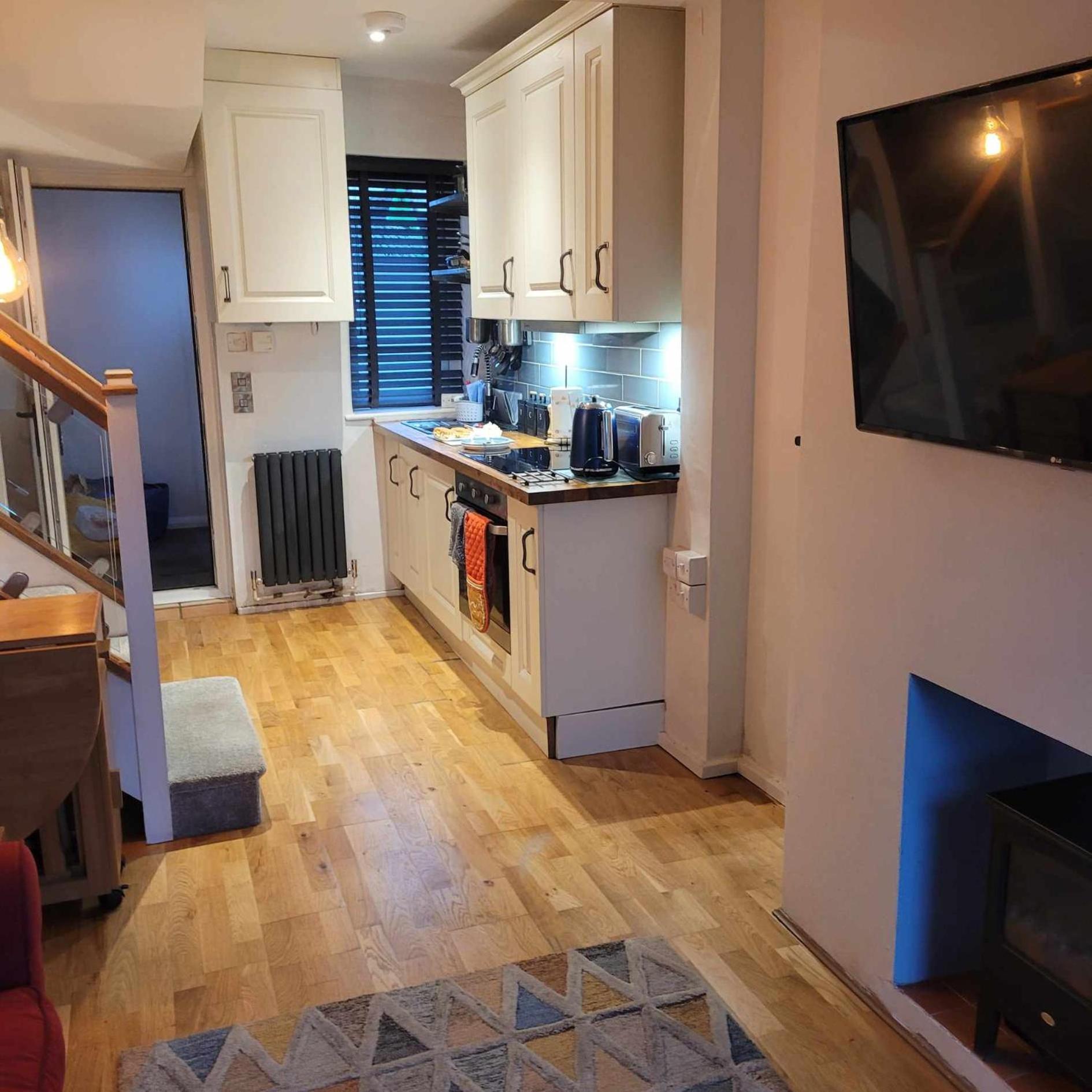 Little Haven 1 Bedroom House Sought After Area Apartment